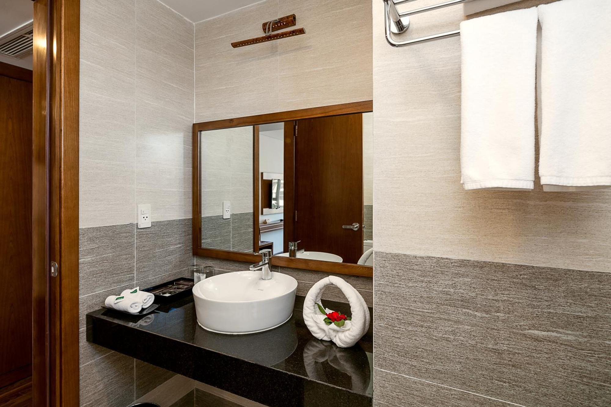 Tamarind Danang Beach Hotel Exterior foto